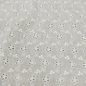 Tejido Batista Perforada Flores