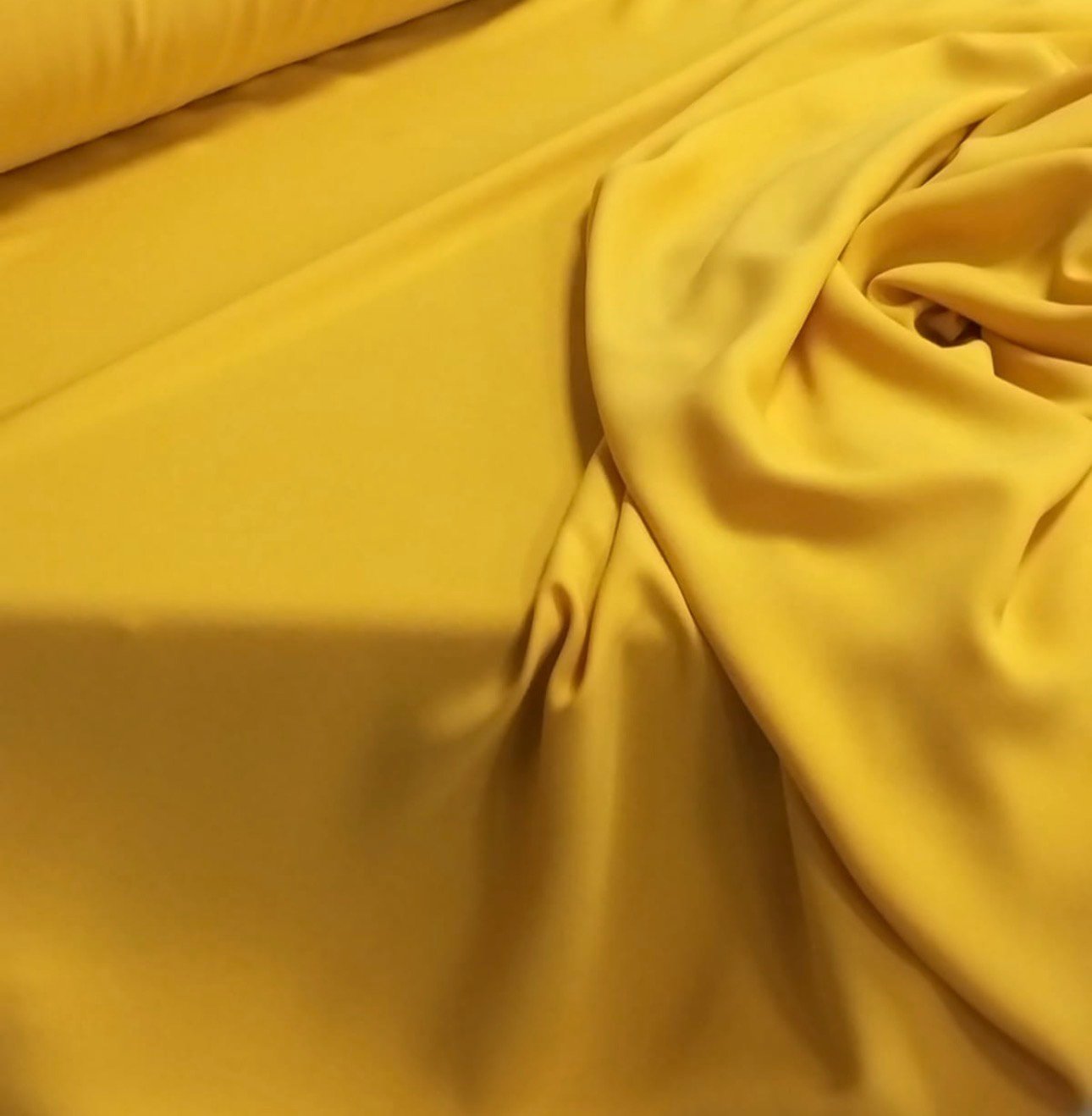 Tejido Crepe Dama Mostaza - Imagen 2